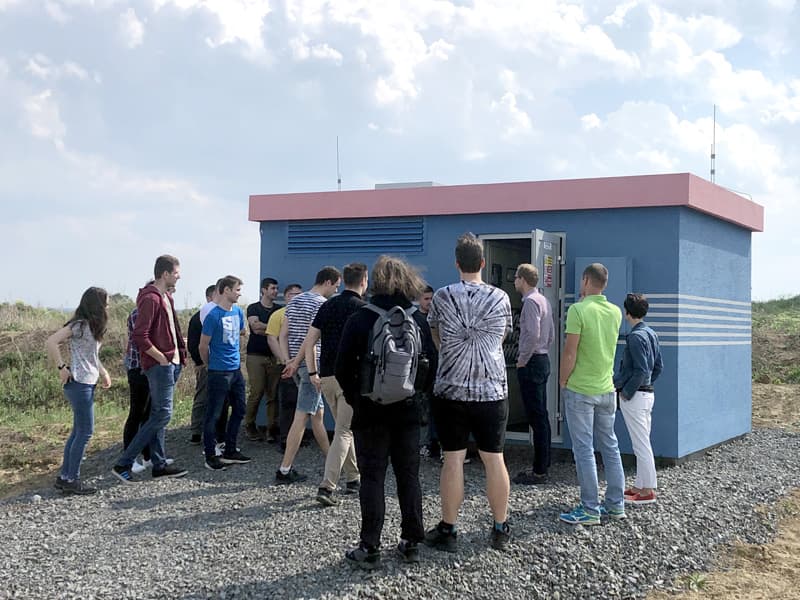 Generačná výmena v priemysle: Slovensku nehrozí len nedostatok ľudí, ale aj strata know-how